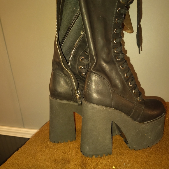 Black Platform Lace-Up Boots - Picture 1 of 3